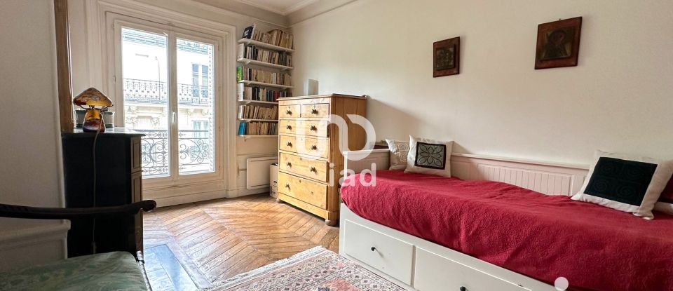Appartement 4 pièces de 74 m² à Paris (75018)