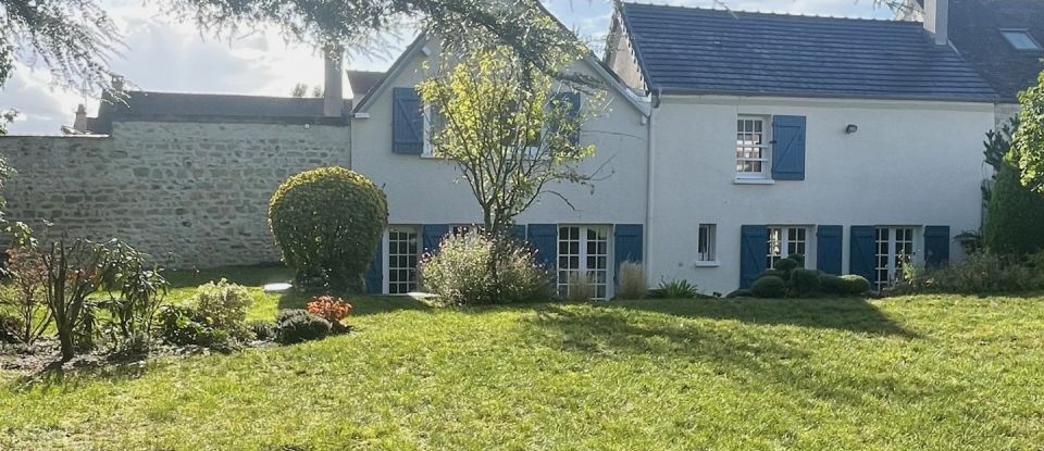 Village house 8 rooms of 205 m² in Cergy (95000)