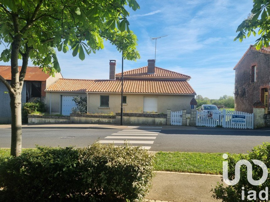 Country house 5 rooms of 125 m² in Lys-Haut-Layon (49540)
