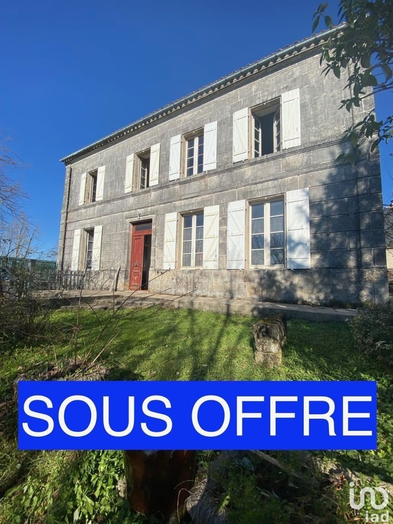 House 5 rooms of 105 m² in Boutiers-Saint-Trojan (16100)
