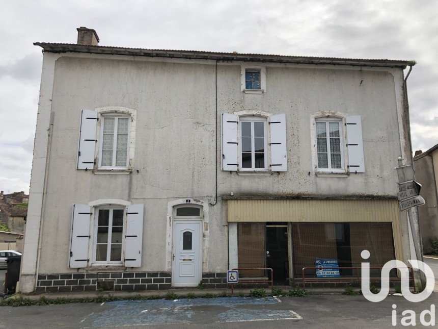 Maison de ville 8 pièces de 178 m² à Chef-Boutonne (79110)