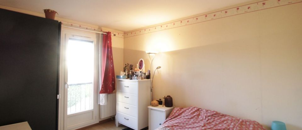 Traditional house 5 rooms of 96 m² in Marolles-en-Brie (94440)