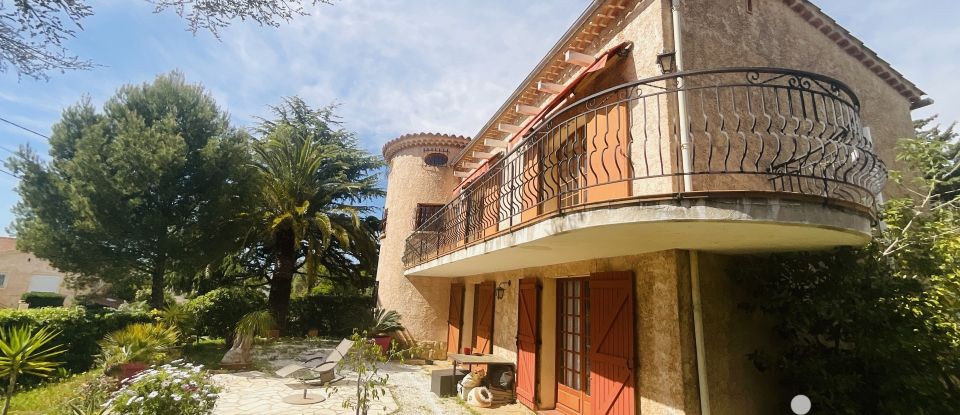 Traditional house 9 rooms of 192 m² in Six-Fours-les-Plages (83140)