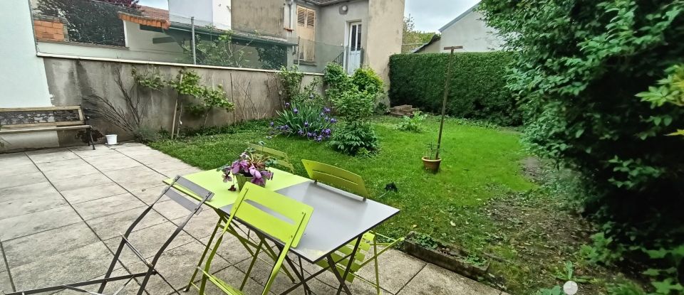Town house 6 rooms of 131 m² in Vichy (03200)