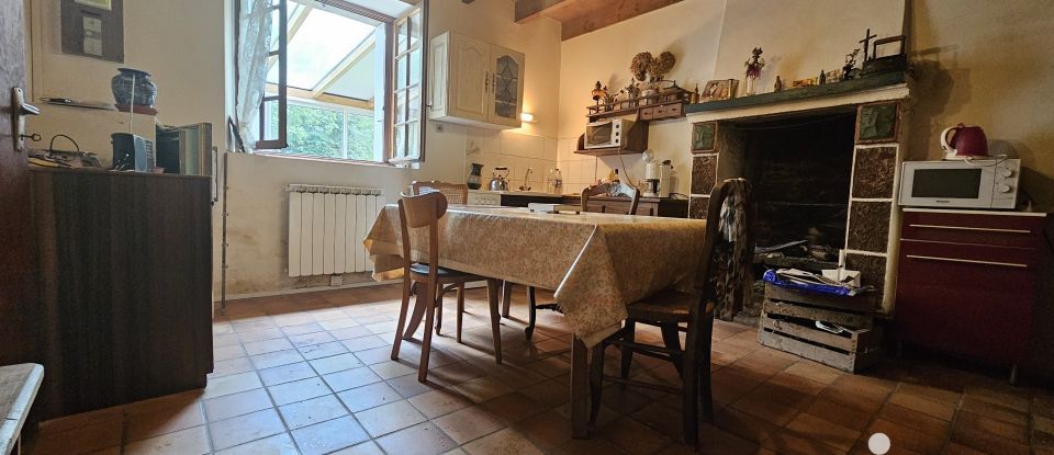 Country house 3 rooms of 80 m² in Plounévez-Moëdec (22810)