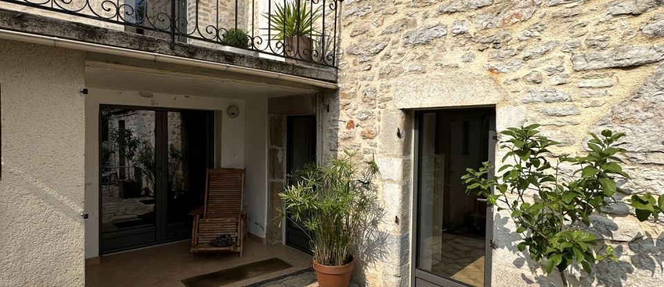 Village house 5 rooms of 190 m² in Grèzes (46320)