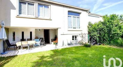 House 5 rooms of 100 m² in Fresnes (94260)