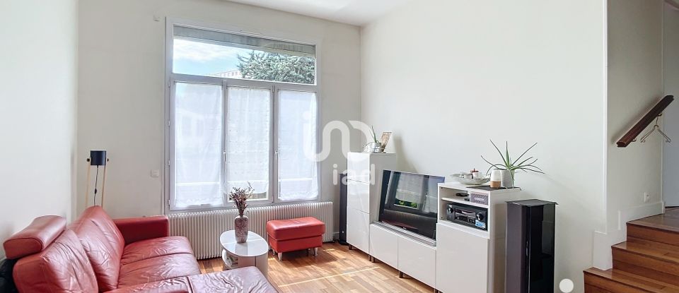 House 5 rooms of 100 m² in Fresnes (94260)