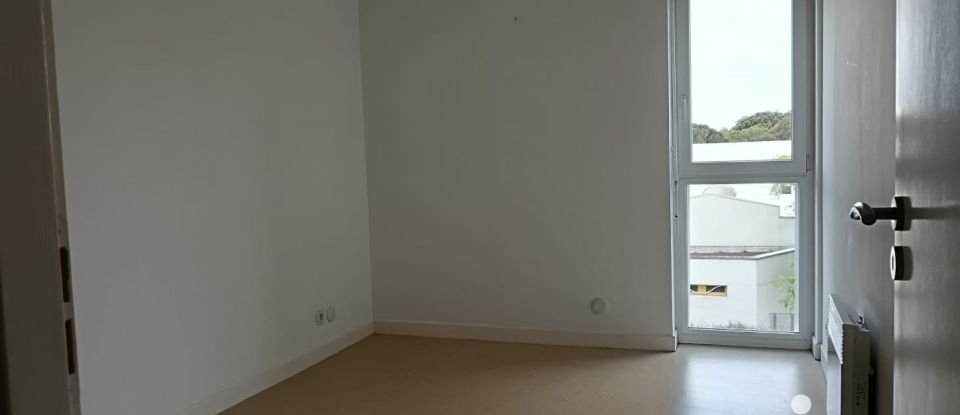 Apartment 3 rooms of 64 m² in La Rochelle (17000)