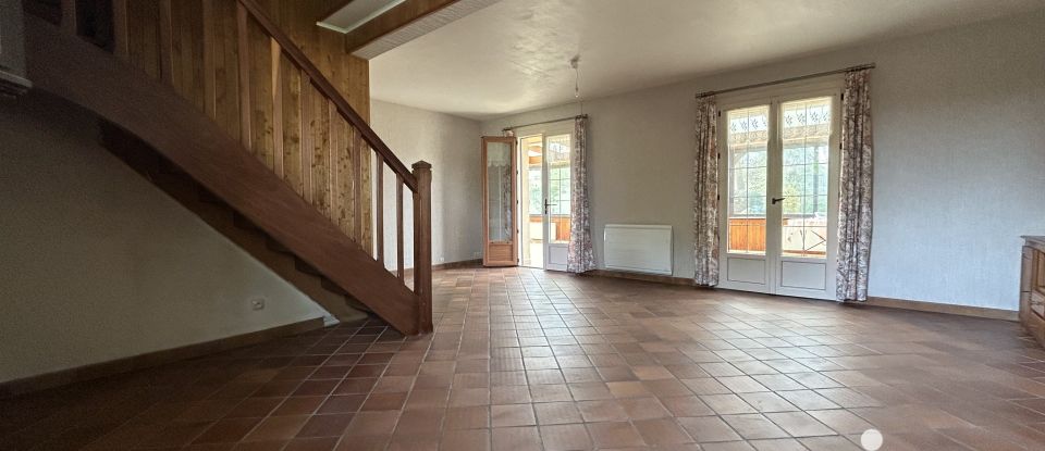 Traditional house 5 rooms of 90 m² in Flancourt-Crescy-en-Roumois (27310)