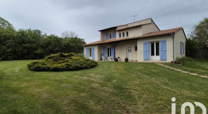 Country house 5 rooms of 151 m² in Romagne (86700)