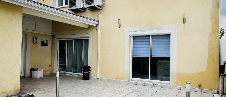 Traditional house 5 rooms of 124 m² in Bordeaux (33300)