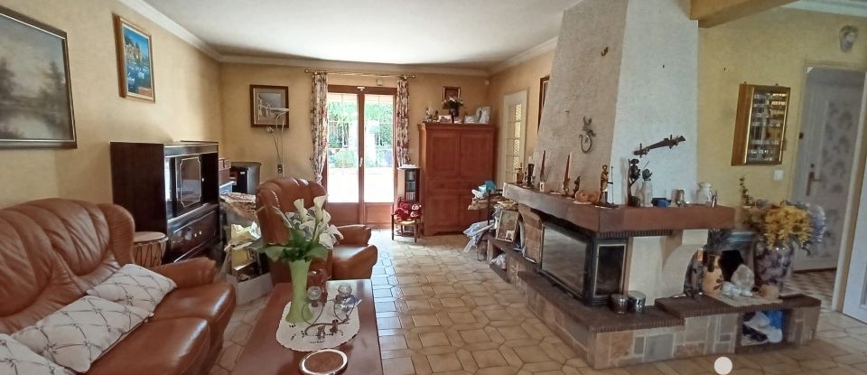 Traditional house 7 rooms of 136 m² in Viarmes (95270)