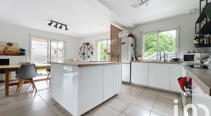 House 6 rooms of 130 m² in Milly-la-Forêt (91490)