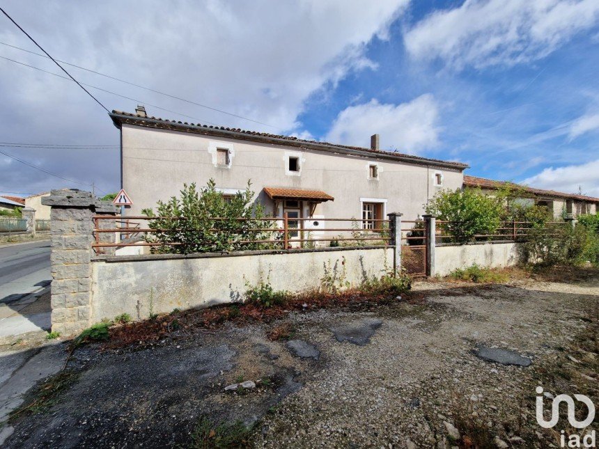 House 4 rooms of 134 m² in Loubillé (79110)