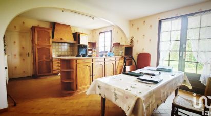 House 6 rooms of 121 m² in Chef-Boutonne (79110)