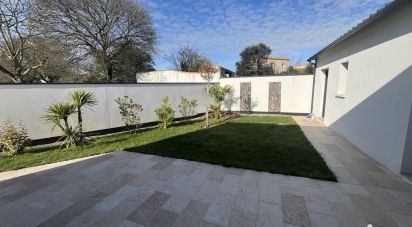 House 5 rooms of 164 m² in Lagord (17140)