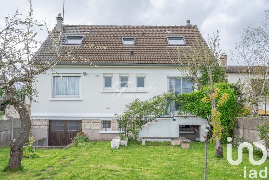 House 7 rooms of 140 m² in Arnouville (95400)
