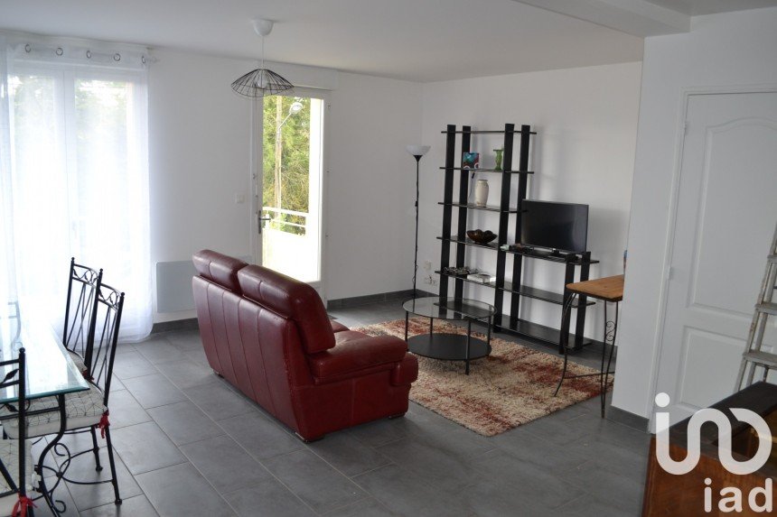 House 4 rooms of 70 m² in Limours (91470)