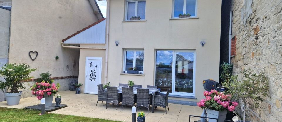 House 5 rooms of 100 m² in Menneville (02190)
