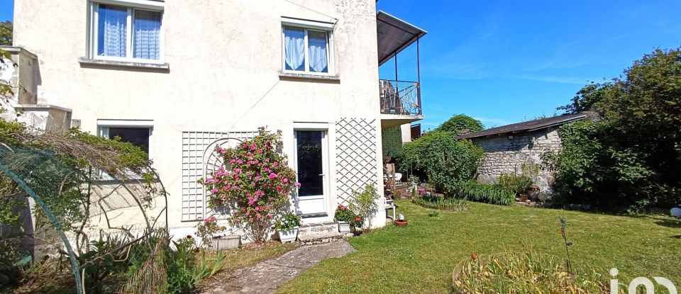 House 4 rooms of 136 m² in Châteauroux (36000)