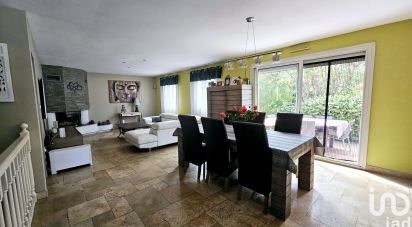 House 9 rooms of 219 m² in Marignane (13700)