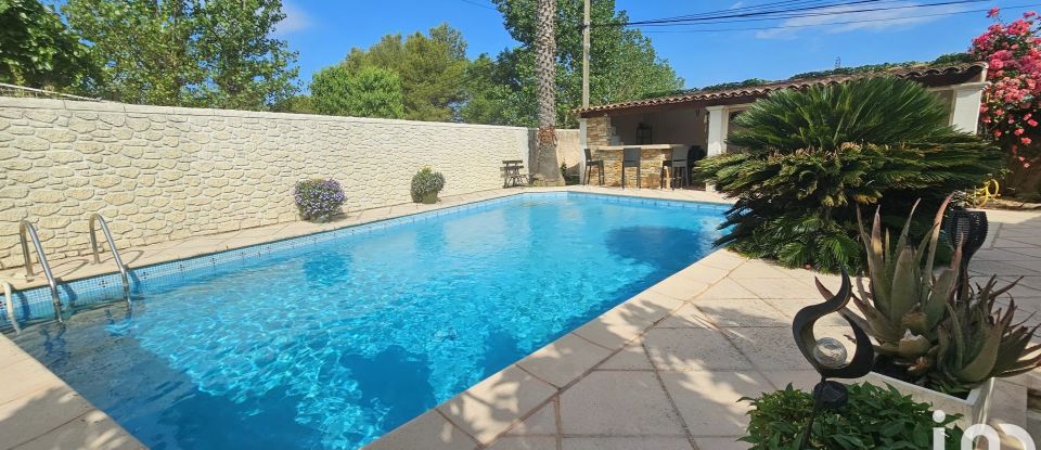 House 9 rooms of 219 m² in Marignane (13700)