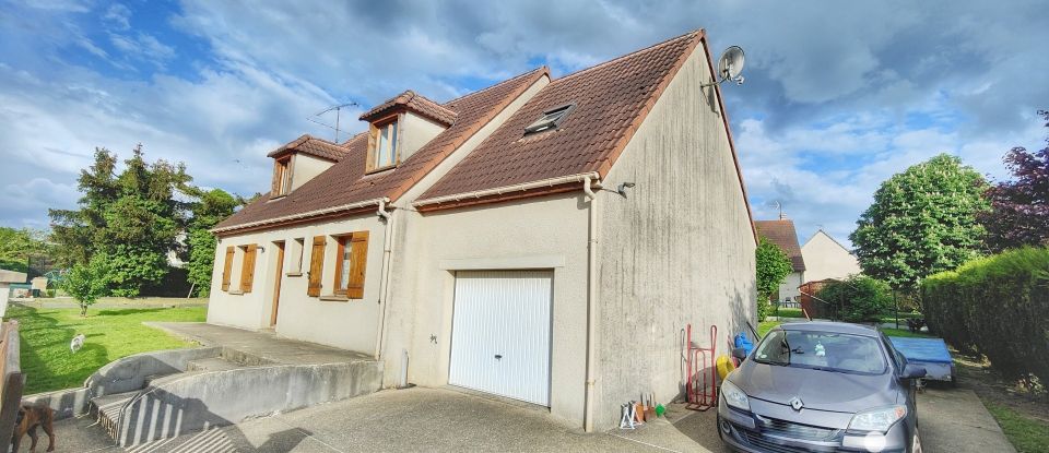 Traditional house 6 rooms of 121 m² in Neauphlette (78980)