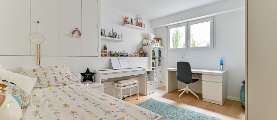 Apartment 4 rooms of 109 m² in Suresnes (92150)