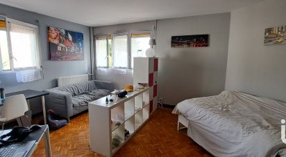 Apartment 1 room of 34 m² in Cergy (95000)