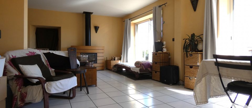 Traditional house 4 rooms of 124 m² in Beaumont (43100)