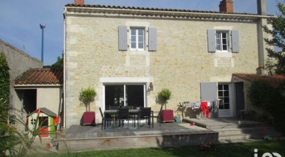 House 5 rooms of 104 m² in Champagné-les-Marais (85450)