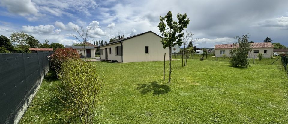 Maison 3 pièces de 75 m² à Châteauponsac (87290)