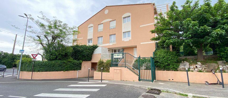 Apartment 4 rooms of 77 m² in Saint-Laurent-du-Var (06700)