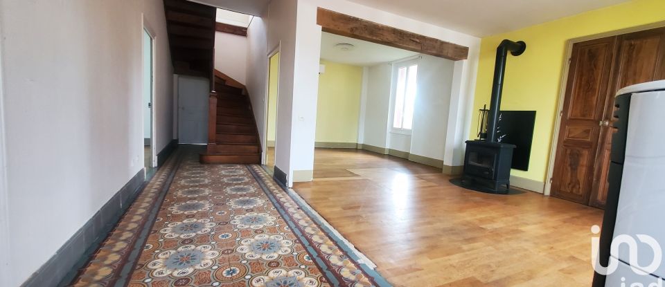 Traditional house 7 rooms of 152 m² in Lapalisse (03120)