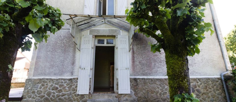 Maison 7 pièces de 155 m² à Saint-Jouvent (87510)