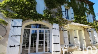 Maison 9 pièces de 500 m² à Saint-Saturnin-lès-Avignon (84450)