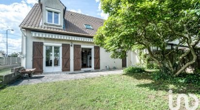 Traditional house 6 rooms of 118 m² in Pontault-Combault (77340)