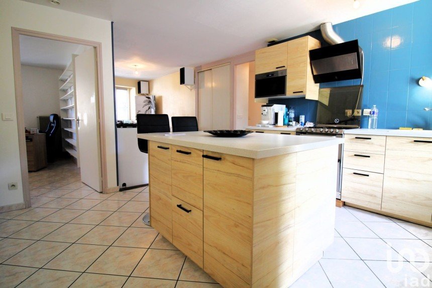Apartment 4 rooms of 77 m² in Pontcharra (38530)