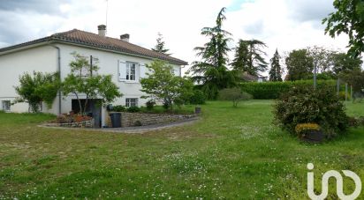 House 5 rooms of 88 m² in Taizé-Aizie (16700)