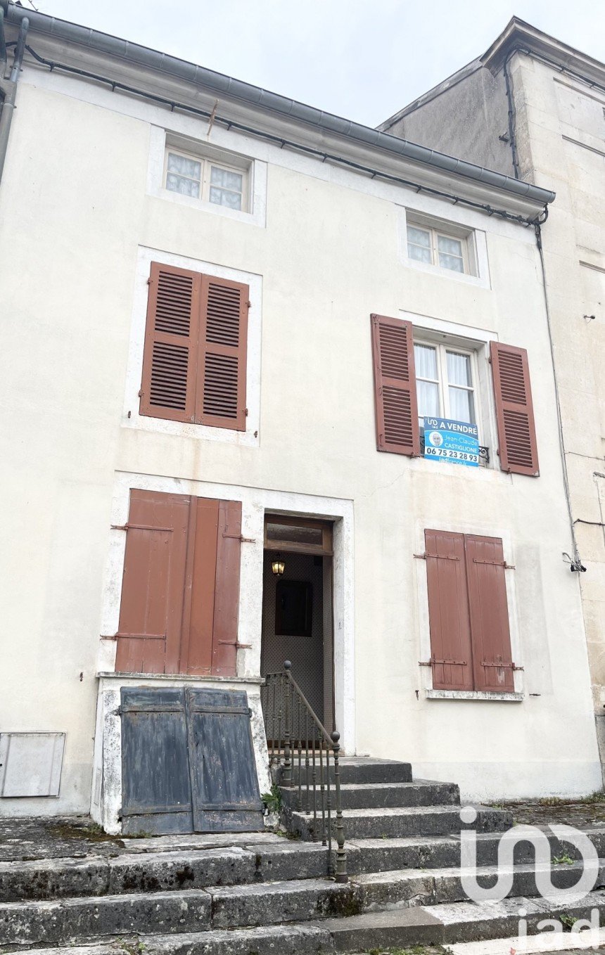 Town house 6 rooms of 133 m² in Nogent (52800)