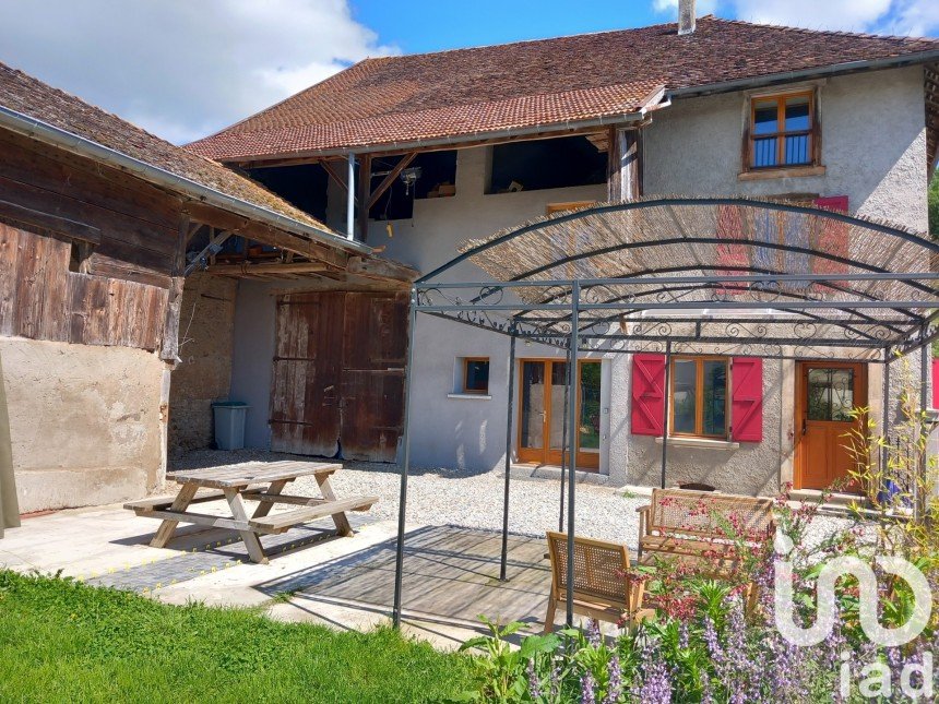 Village house 8 rooms of 152 m² in Le Grand-Lemps (38690)
