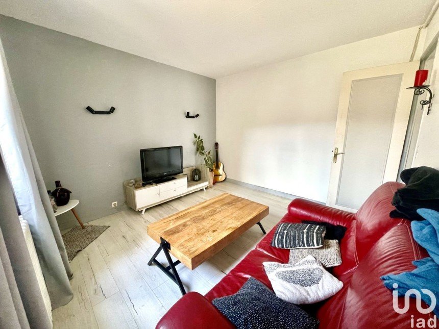 Town house 4 rooms of 102 m² in Nogent-le-Roi (28210)