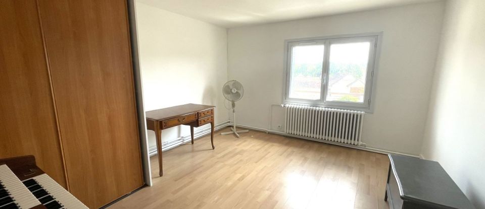 Town house 4 rooms of 102 m² in Nogent-le-Roi (28210)