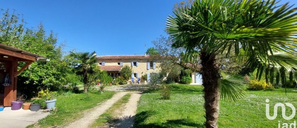 Country house 7 rooms of 223 m² in Vic-Fezensac (32190)