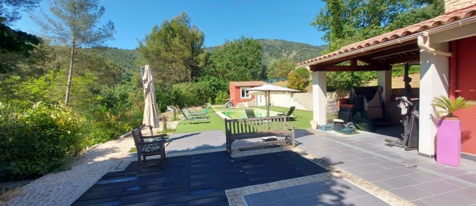 House 8 rooms of 230 m² in Contes (06390)
