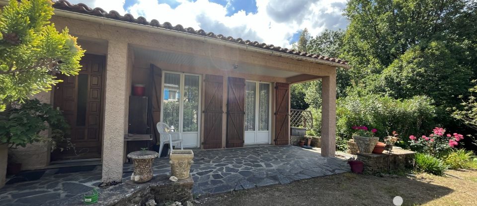 Traditional house 8 rooms of 200 m² in Cogolin (83310)