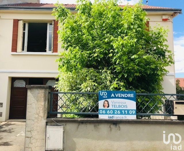 House 3 rooms of 90 m² in Montluçon (03100)