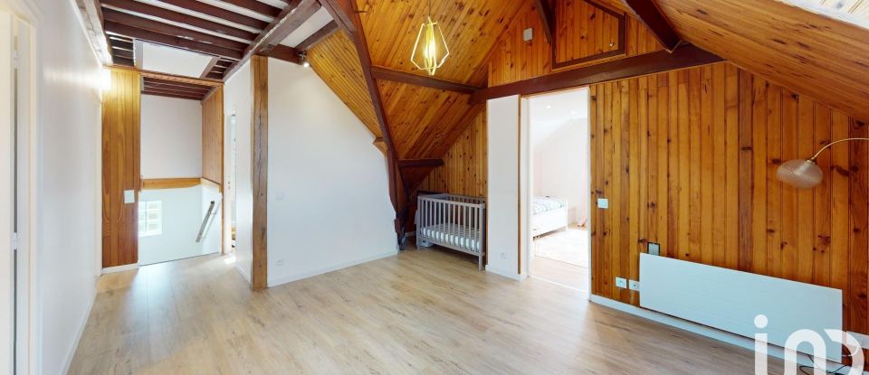 Maison traditionnelle 7 pièces de 170 m² à Vaux-le-Pénil (77000)