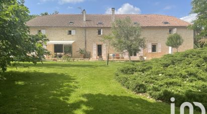 Estate 16 rooms of 440 m² in Valence (82400)